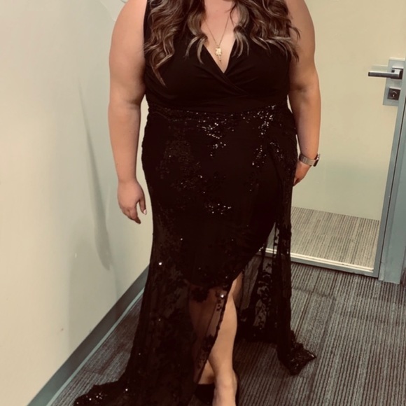 Love Kiss Fashion Dress Black with train - Picture 3 of 5